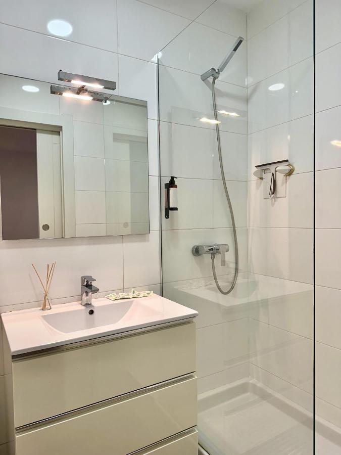 Urbe10 Santa Lucia 1 Bedroom Apartment 1A Malaga Luaran gambar